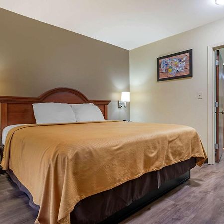 Econo Lodge Inn & Suites Flowood Kültér fotó