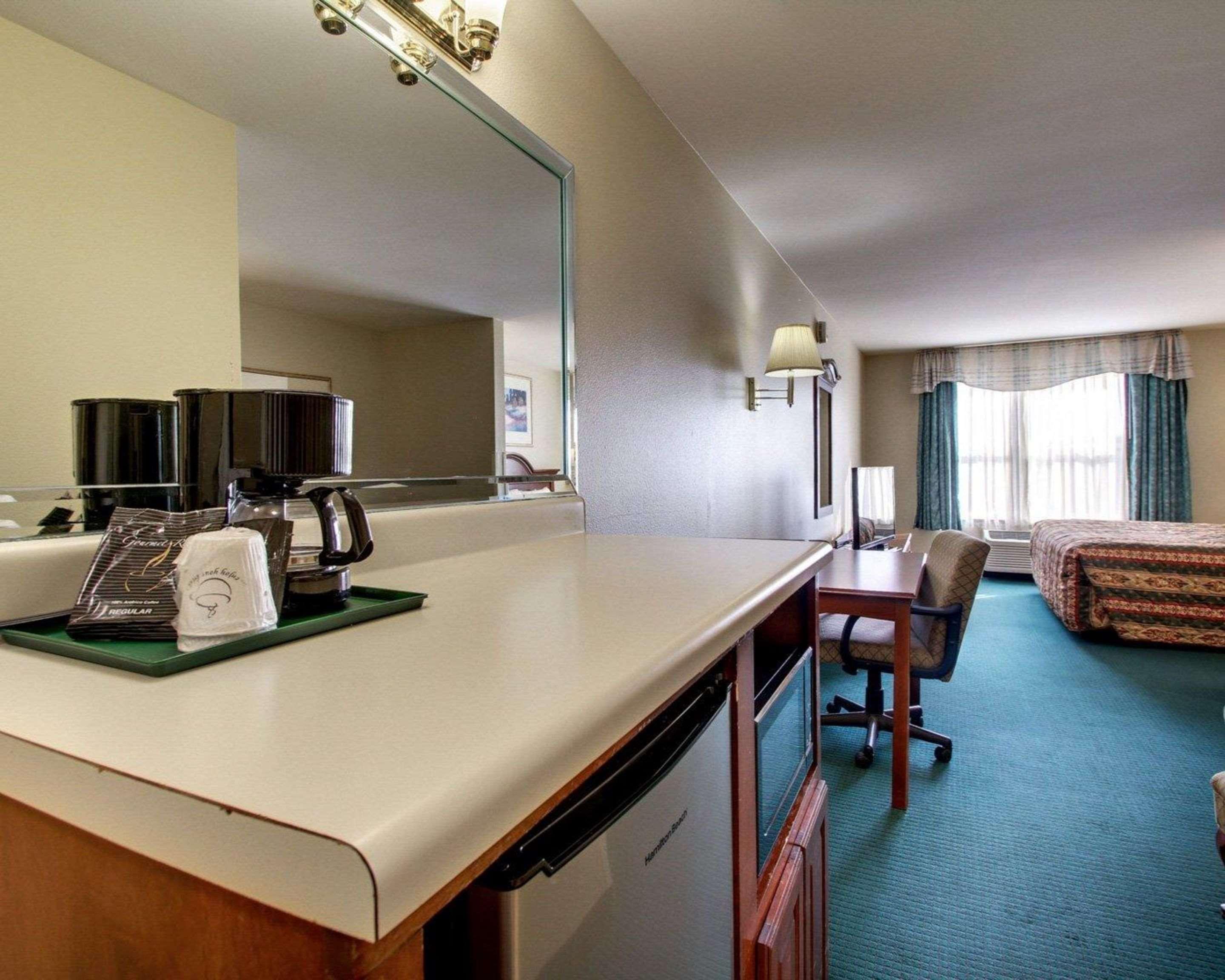 Econo Lodge Inn & Suites Flowood Kültér fotó
