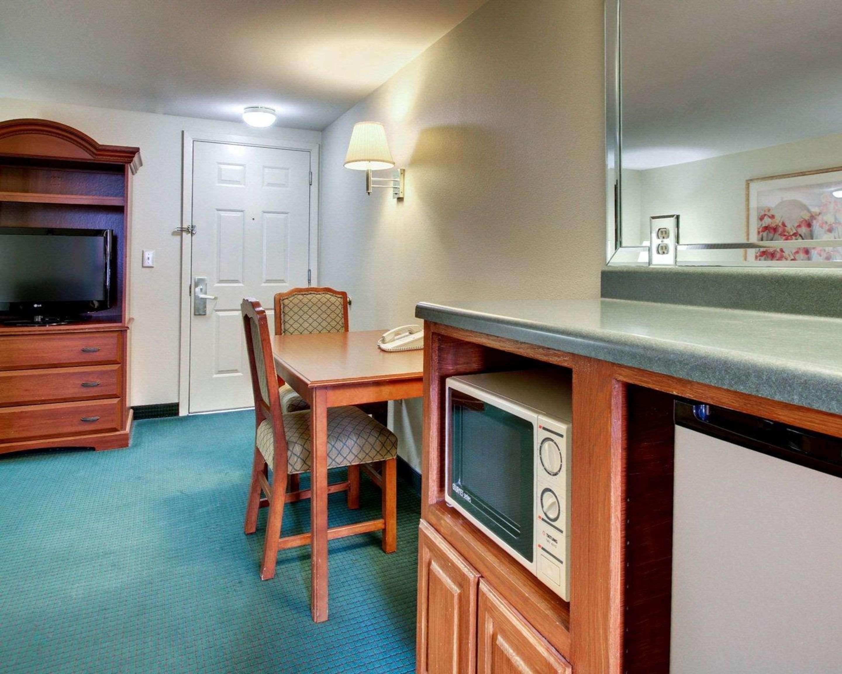 Econo Lodge Inn & Suites Flowood Kültér fotó